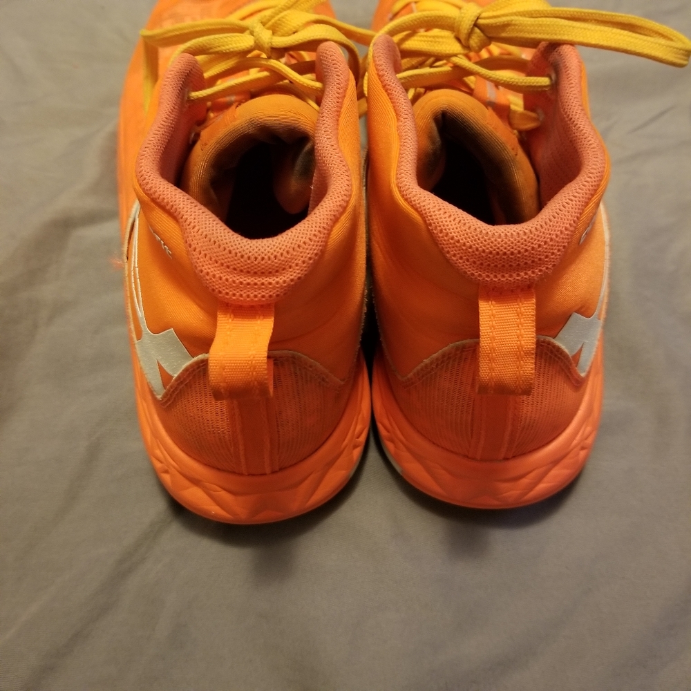 !!!!!!SOLD!!!!!!!Under armour basketball shoes - Picture 2 of 5
